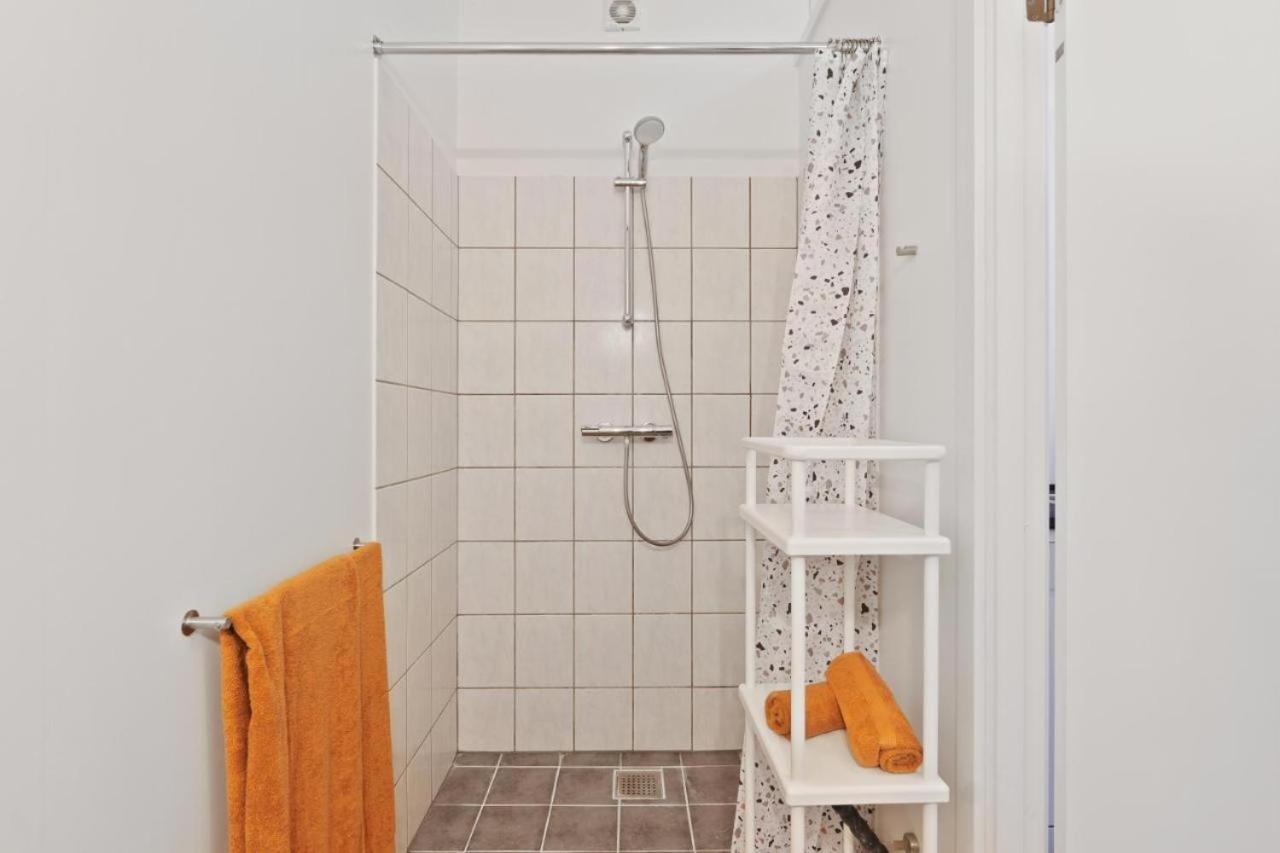Charming - Luxurious 1 Bedroom Apartment In The Heart Of 올보르 외부 사진
