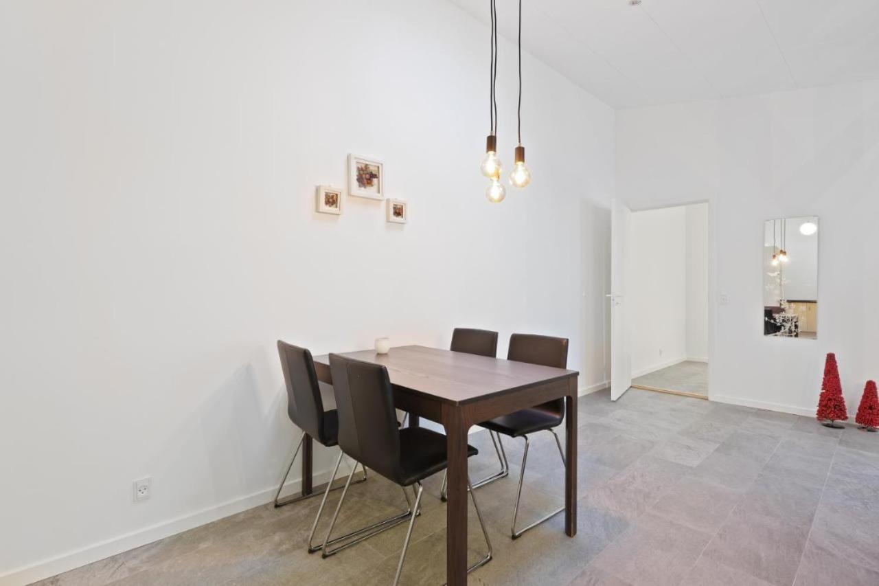 Charming - Luxurious 1 Bedroom Apartment In The Heart Of 올보르 외부 사진