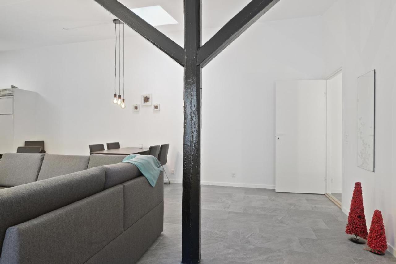 Charming - Luxurious 1 Bedroom Apartment In The Heart Of 올보르 외부 사진